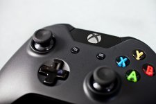 xbox-one-controller-sign-microsoft.jpg