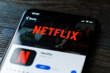 netflix-sign-iphone-smartphone-mobile.jpg